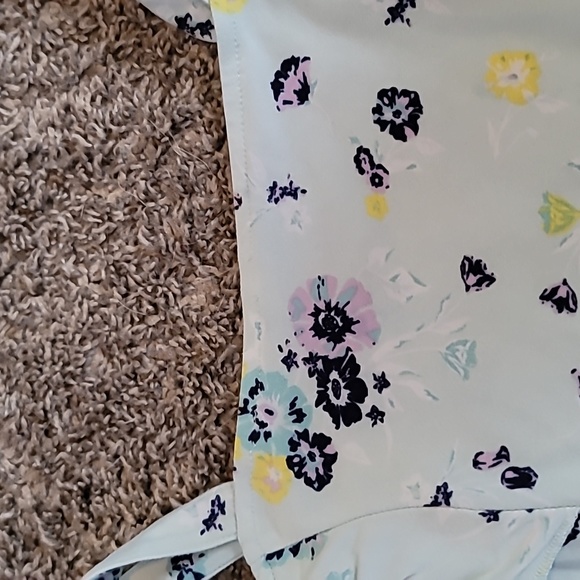 2 EPIC THREADS STRETCHY FLORAL DRESSES - Picture 4 of 9